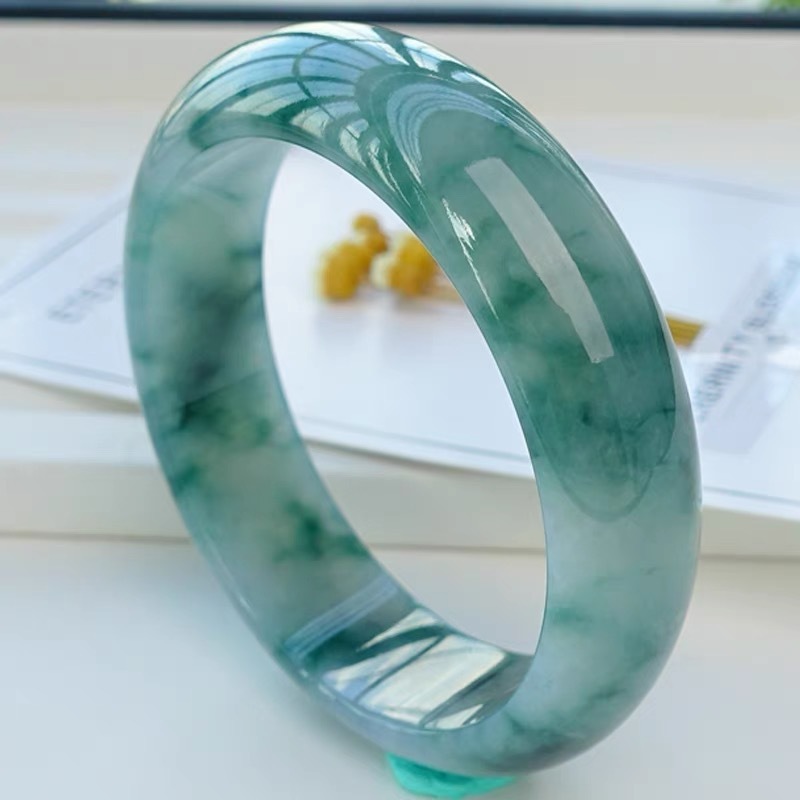Ice Jadeite Bracelet from Myan - Bracelets review and price