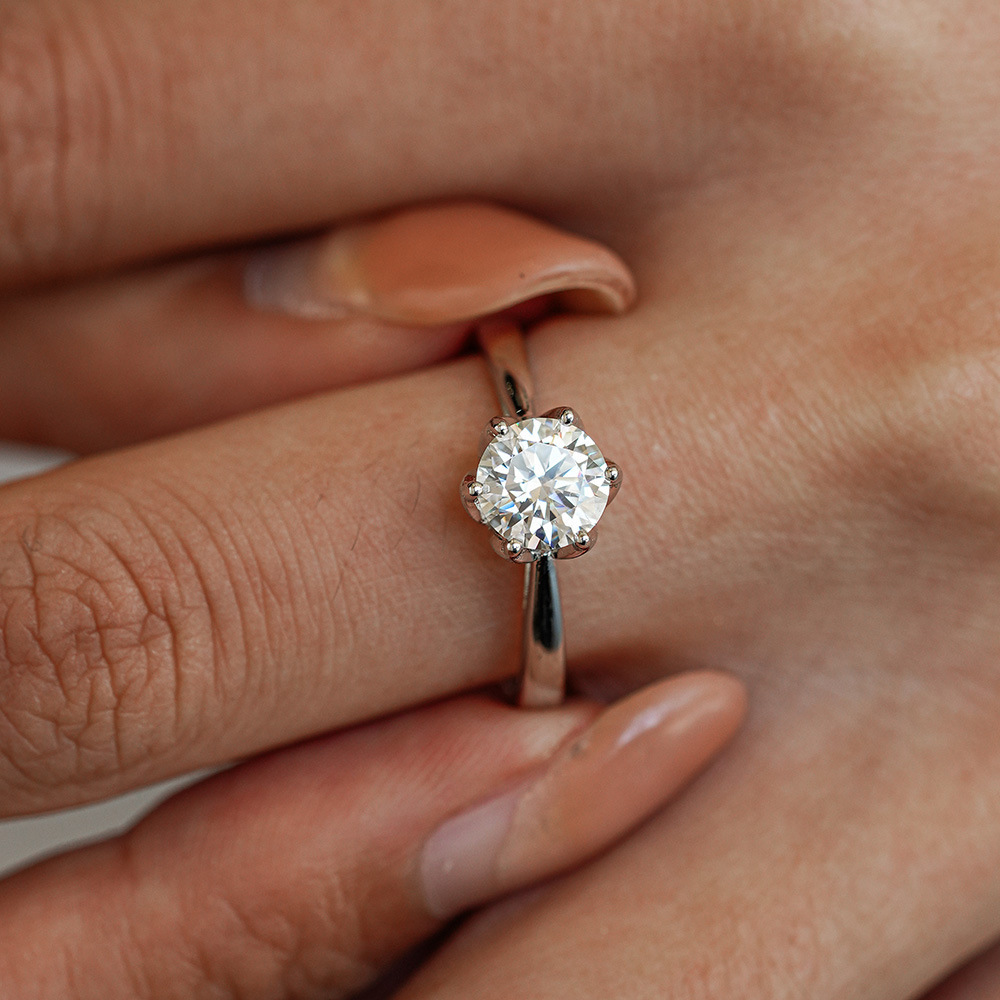 JoyceJelly Classic Six-Claw Mo - Moissanite Engagement Ring 1 Carat review and price