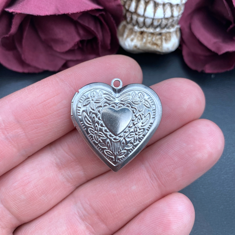 2pcs Stainless Steel Heart Box - Heart Locket Necklace Photo review and price